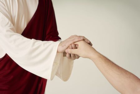 Atividades sobre Perdão: Ideias divertidas e didáticas (PDF) jesus resgatou a mao e alcancou os humanos scaled e1684298809315